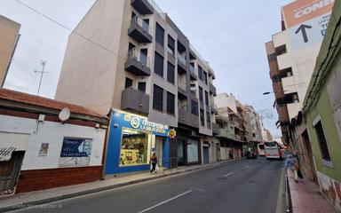 Buy real estate in Torrevieja, Spain. Centro area, 2 bedrooms, 76 m2