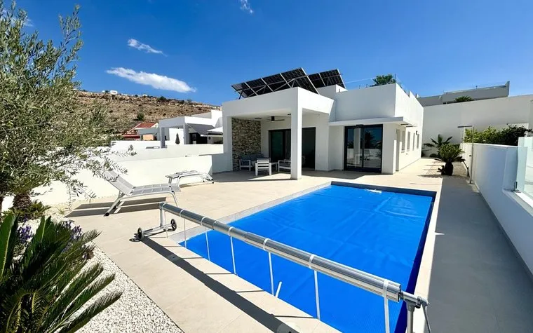 Real estate in Spain, Villa. Atalaya park area, 3 bedrooms, 120 m2, 3 bedrooms, 120 m² — €479000