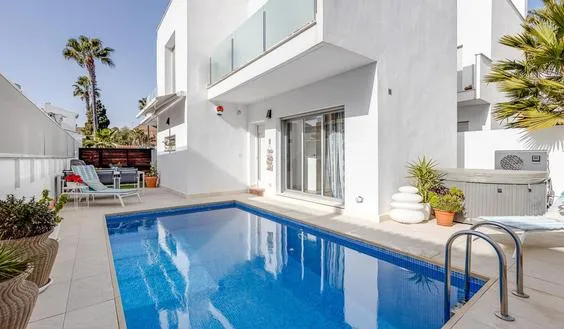 Buy property in Torrevieja, Spain. Los Frutales area, 3 bedrooms, 120 m2 - photo 1