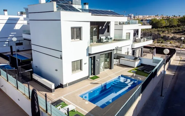 Venta de Villa en Orihuela Costa, España. Zona de la  PAU 8, 4 dormitorios, 200 m2