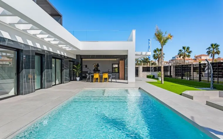 Bienes raíces en España, Villa. Zona de la  Golf la finca, 3 dormitorios, 129 m2, 3 dormitorios, 129 m² — €670000