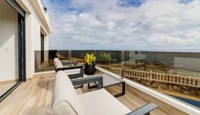 Property in Torrevieja. Cabo cervera area, 4 bedrooms, 210 m2 - photo 3