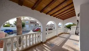 Buy real estate in Torrevieja, Spain. La Siesta - El Salado - Torreta area, 3 bedrooms, 229 m2 - photo 2