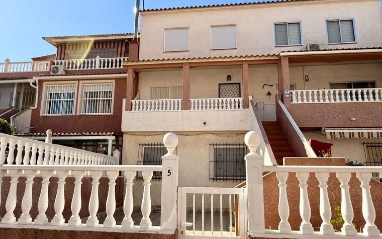 Buy an Bungalow in Torrevieja, Spain. Playa de los Náufragos area, 2 bedrooms, 108 m²