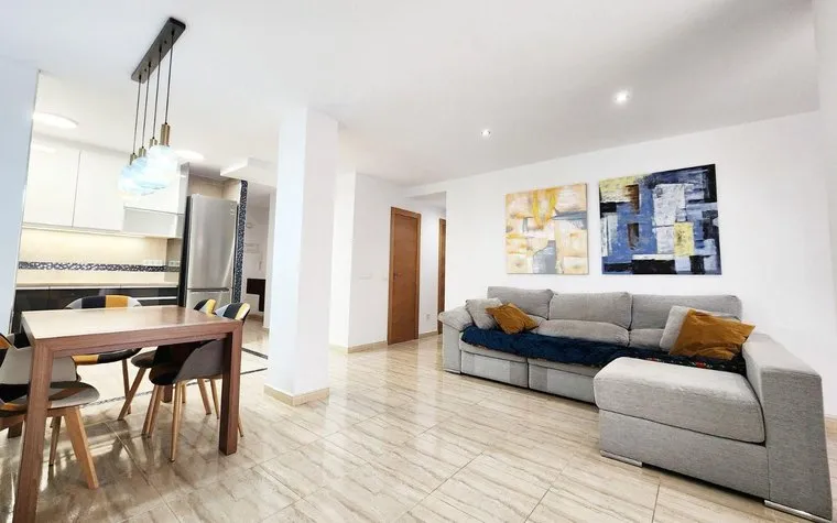 Apartment in Torrevieja, Spain. Playa del Cura area, 3 bedrooms, 98 m²