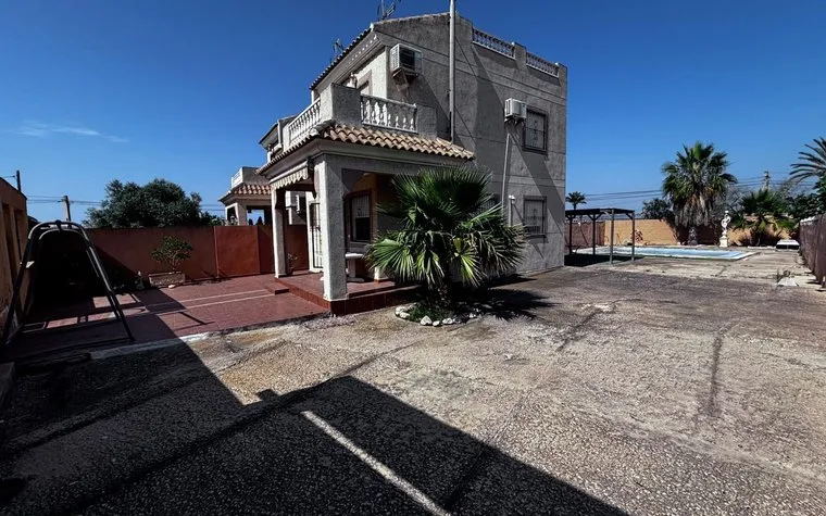 Купить недвижимость в Торревьеха, Испания. Район San luis, 2 спальни, 128 m²