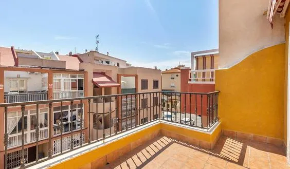 Buy real estate in Torrevieja, Spain. Nueva Torrevieja area, 2 bedrooms, 77 m² - photo 1