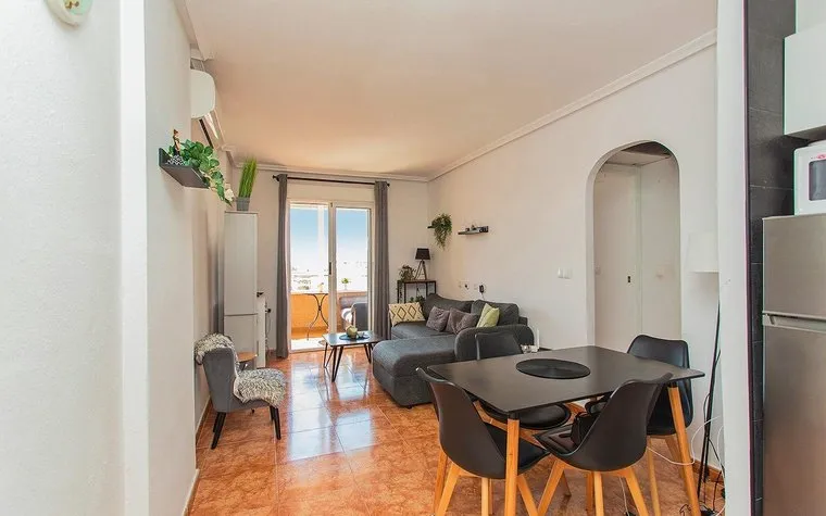 Bienes raíces en España, Torrevieja. Zona de la  Playa del Cura, 2 dormitorios, 59 m²