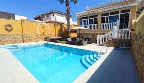 Buy real estate in Torrevieja, Spain. Aguas Nuevas area, 6 bedrooms, 356 m² - photo 2