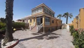 Buy real estate in Torrevieja, Spain. Aguas Nuevas area, 6 bedrooms, 356 m² - photo 6