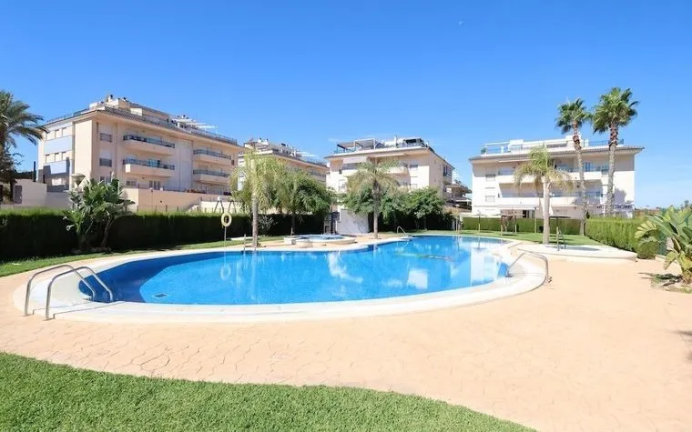 Housing in Spain. Mil Palmeras area, 3 bedrooms, 119 m²
