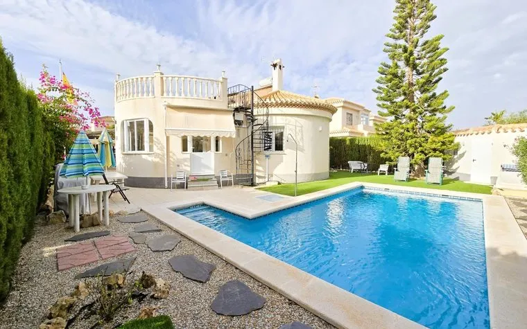 Town house in Orihuela Costa, Spain. Playa Flamenca area, 3 bedrooms, 105 m²
