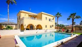 Torrevieja real estate, Villa for sale. Torreta florida area, 6 bedrooms, 267 m² - photo 2