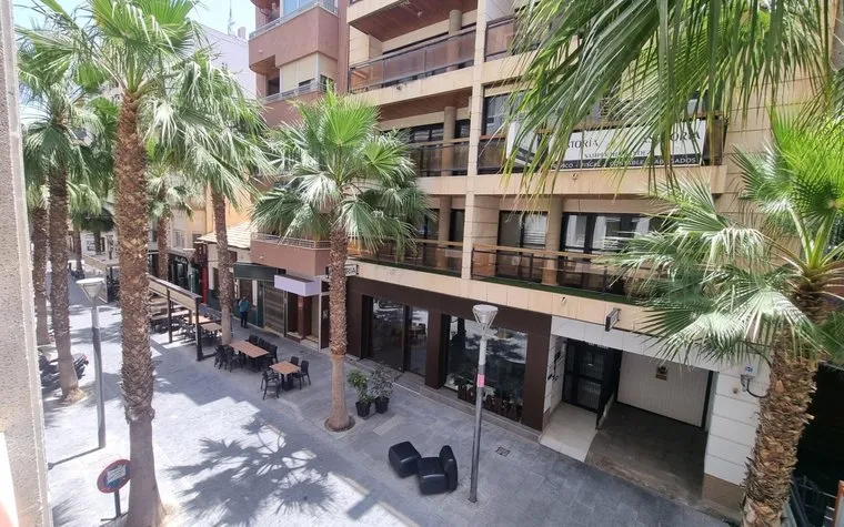 Torrevieja, bienes raíces. Zona de la  Centro, 4 dormitorios, 120 m²