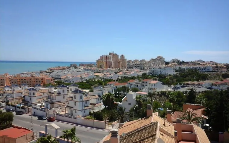 Bienes raíces Torrevieja, Ático en venta. Zona de la  Torreblanca, 2 dormitorios, 132 m²