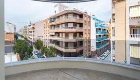 Property in Torrevieja. Centro area, 2 bedrooms, 88 m² - photo 6