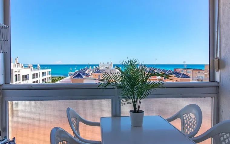 Bienes raíces Torrevieja, Ático en venta. Zona de la  La Mata pueblo, 1 dormitorio, 45 m²