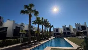 Real estate Torrevieja, Bungalow for sale. Punta Prima area, 3 bedrooms, 80 m² - photo 2