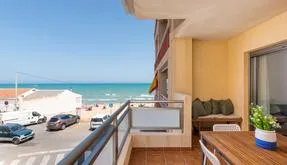 Property in Guardamar del Segura. Pueblo area, 3 bedrooms, 107 m² - photo 3