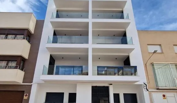 Buy property in Guardamar del Segura, Spain. Pueblo area, 3 bedrooms, 94 m² - photo 1