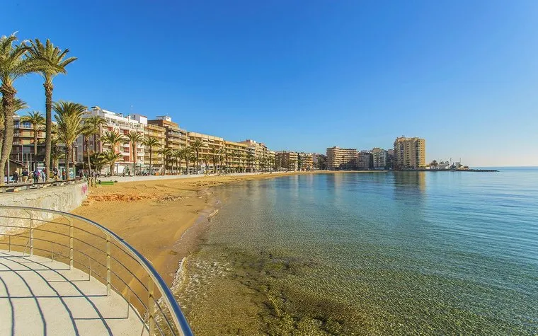 Buy an Apartment in Torrevieja, Spain. Playa del Cura area, 3 bedrooms, 104 m²