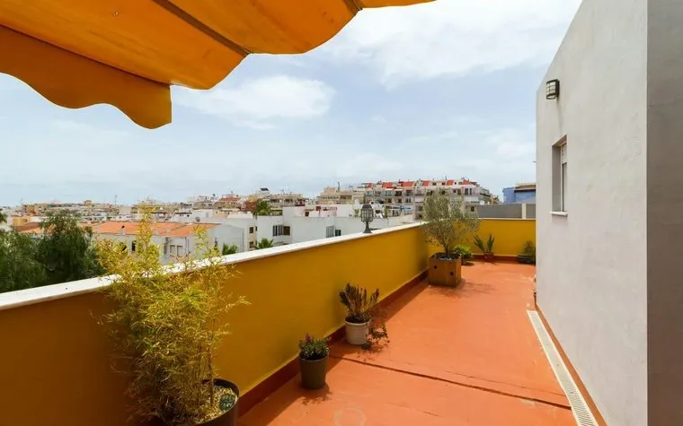 Comprar un Piso en Torrevieja, España. Zona de la  Playa de los Locos, 4 dormitorios, 165 m²