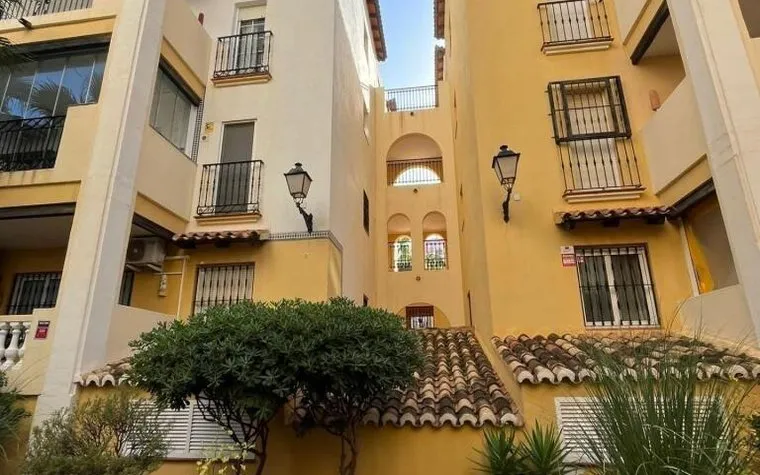 Comprar una vivienda en Torrevieja, España. Zona de la  Zona los Frutales, 3 dormitorios, 94 m²