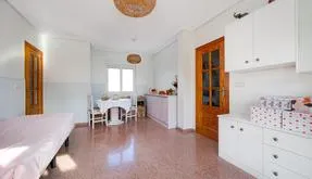 Property in Torrevieja. Centro area, 2 bedrooms, 79 m² - photo 6