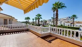Bungalow in Orihuela Costa, Spain. Playa Flamenca area, 3 bedrooms, 105 m² - photo 4