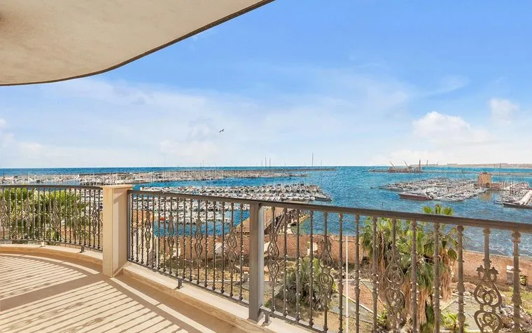 Kjøpe leilighet в Spania, Torrevieja. område Paseo maritimo, 5 soverom, 376 м2