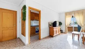 Buy an apartment in Spain, Torrevieja. Centro area, 3 bedrooms, 86 m² - photo 2