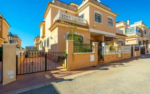 Comprar un duplex en Orihuela Costa, España. Zona de la La Regia, 2 dormitorios, 94 m²