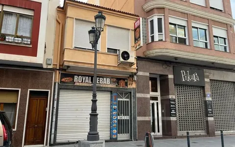 Venta de duplex en Guardamar del Segura, España. Zona de la Pueblo, 3 dormitorios, 200 m²