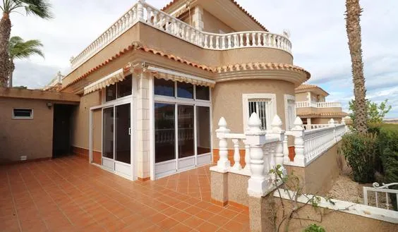 town house in Torrevieja, Spain. Los Balcones - Los Altos del Edén area, 4 bedrooms, 120 m² - photo 1