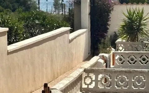 Продажа Бунгало в Ориуэла Коста, Испания. Район Playa Flamenca, 5 спален, 163 m²