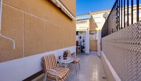 Comprar un Bungalow en Torrevieja, España. Zona de la  El Molino, 2 dormitorios, 53 m² - photo 6