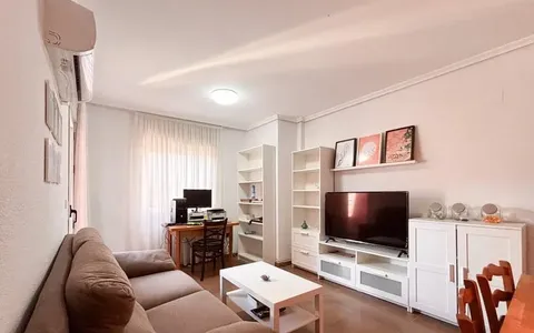 Buy property in Torrevieja, Spain. Centro area, 3 bedrooms, 84 m²