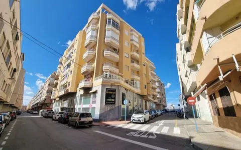 Buy an Apartment in Torrevieja, Spain. Avenida Habaneras area, 3 bedrooms, 90 m²