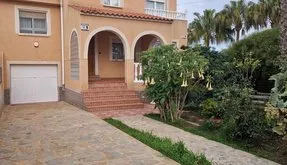 Town house for sale in Torrevieja, Spain. Carrefour area, 5 bedrooms, 231 m² - photo 2