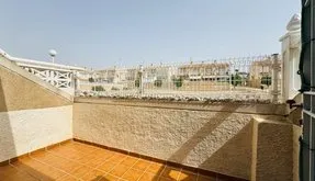 Comprar una vivienda en Torrevieja, España. Zona de la  Aguas Nuevas, 3 dormitorios, 85 m² - photo 2