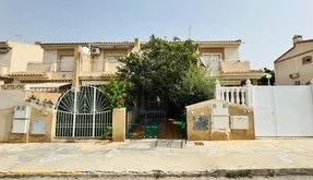 Comprar una vivienda en Torrevieja, España. Zona de la  Aguas Nuevas, 3 dormitorios, 85 m² - photo 3