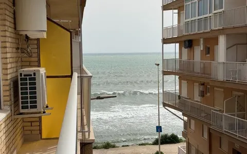 Buy an Apartment in Spain, Torrevieja. Playa de los Náufragos area, 3 bedrooms, 91 m²