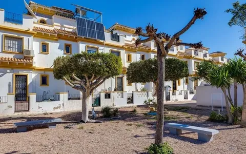 Buy an Town house in Torrevieja, Spain. Nueva Torrevieja area, 3 bedrooms, 91 m²