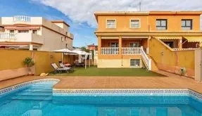 Town house for sale in Torrevieja, Spain. Aguas Nuevas area, 4 bedrooms, 250 m² - photo 2