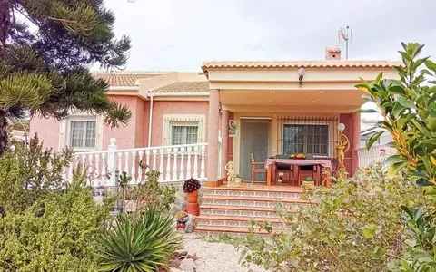 Buy real estate in Torrevieja, Spain. La Siesta - El Salado - Torreta area, 4 bedrooms, 156 m²