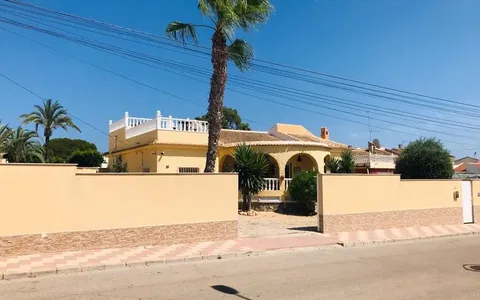 Real estate in Spain, Torrevieja. La Siesta - El Salado - Torreta area, 3 bedrooms, 157 m²