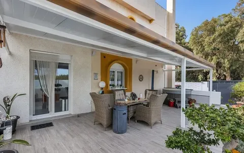 Duplex en Guardamar del Segura, España. Zona de la  Urbanizaciones, 4 dormitorios, 156 m2, 4 dormitorios, 156 m² — €285000