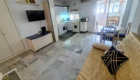 piso en Torrevieja, España. Zona de la Estacion de autobuses, 1 dormitorio, 33 m² - photo 2