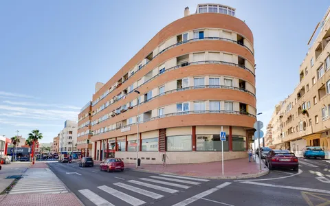 Comprar un Piso en Torrevieja, España. Zona de la  Centro, 3 dormitorios, 116 m2, 3 dormitorios, 116 m² — €195000