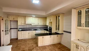 Venta de piso en Torrevieja. Zona de la Centro, 5 dormitorios, 243 m² - photo 4